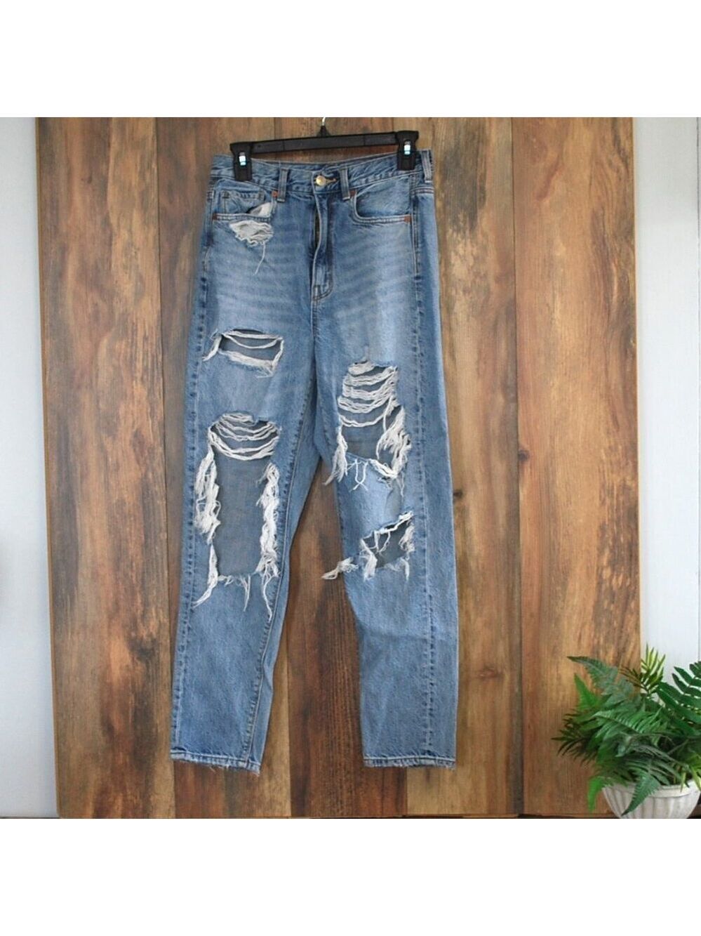 American Eagle Destroyed Highest Rise Mom Jean Jeans Size 2  1226